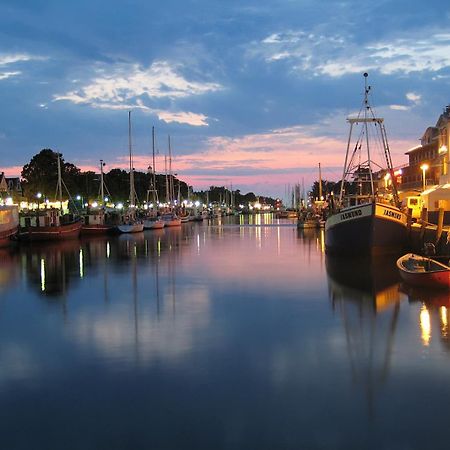 Kuschelecke, 100M Zum Alten Strom Rostock Exterior foto